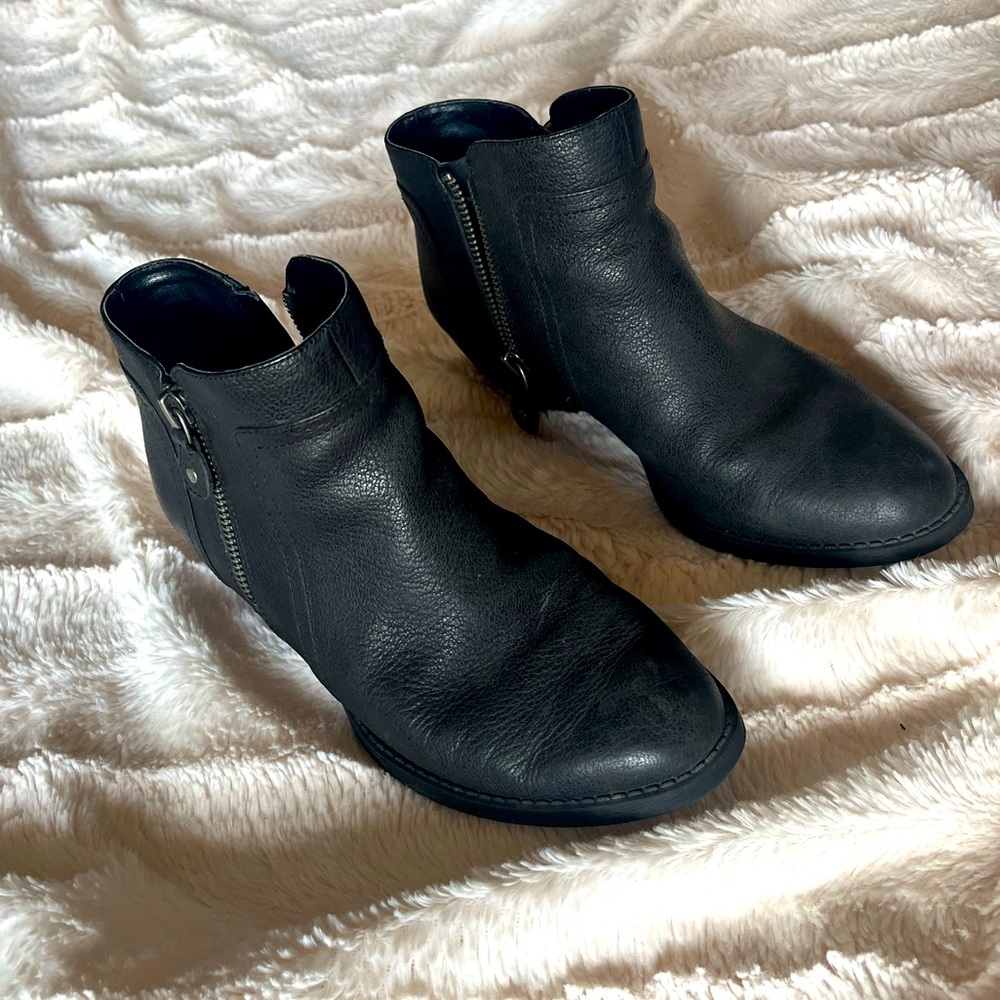 *4/30* Nine West Booties